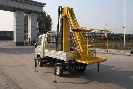 點(diǎn)擊查看詳細(xì)信息<br>標(biāo)題：小型電動(dòng)高空作業(yè)車(chē) 閱讀次數(shù)：3507