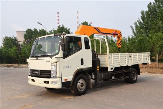 點擊查看詳細信息<br>標(biāo)題：5噸凱馬隨車吊 閱讀次數(shù)：2670