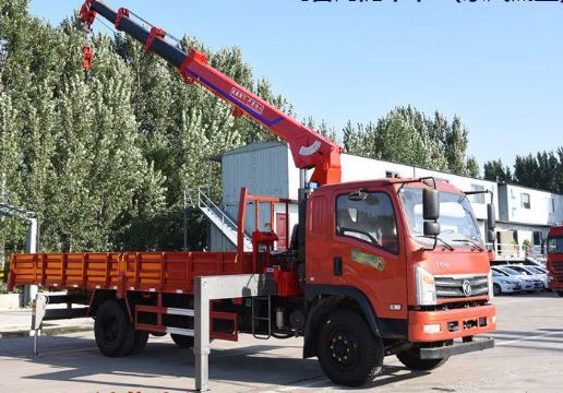 點擊查看詳細信息<br>標(biāo)題：6.3噸東風(fēng)隨車吊 閱讀次數(shù)：2024