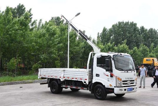 點擊查看詳細信息<br>標題：1.2噸折臂吊 閱讀次數(shù)：1936