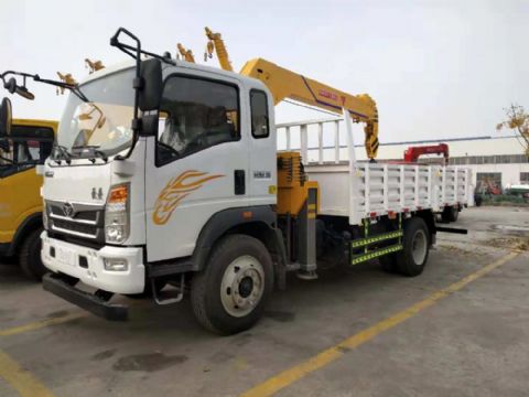 點(diǎn)擊查看詳細(xì)信息<br>標(biāo)題：5噸重汽豪曼隨車吊 閱讀次數(shù)：3013